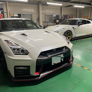 NISSAN GT-R