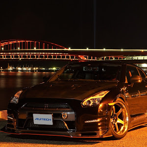 NISSAN GT-R