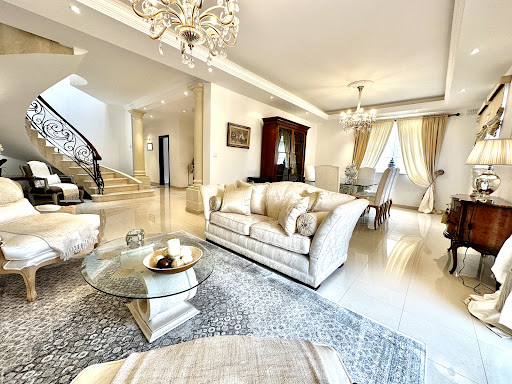 House 4