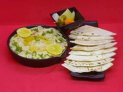 Veg Hummus Beiruti With Pita With FREE COKE