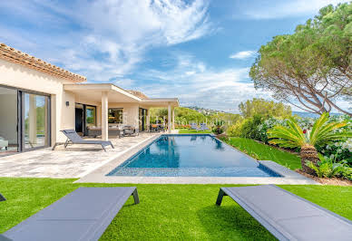 Villa with pool and terrace 4