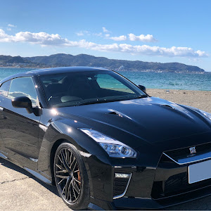 NISSAN GT-R