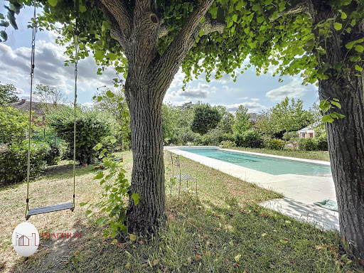 Villa avec piscine et terrasse 2