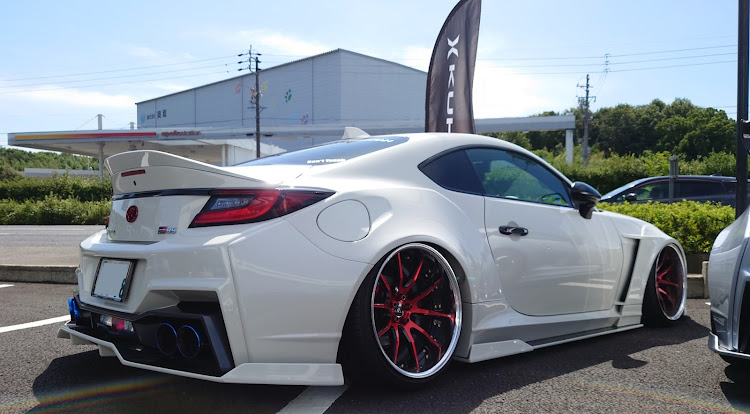 GR86のいいね＆フォロー＆コメントありがとうございます・Kuhl Racing・ROHANグラインダータトゥー・エアサス#ACC・GR86ワイド素敵すぎに関するカスタム事例の投稿画像1枚目