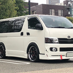 ハイエースバン TRH200V