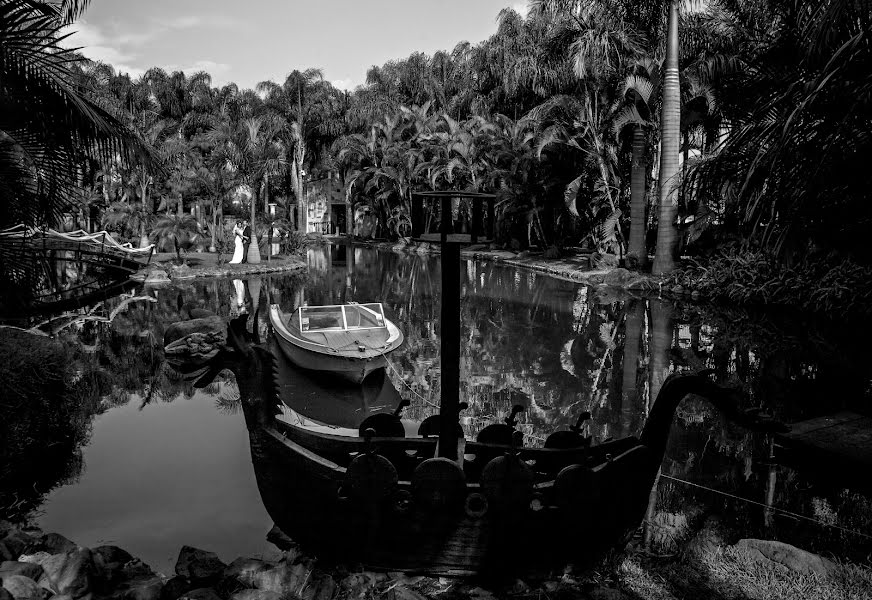 Wedding photographer Cuauhtémoc Bello (flashbackartfil). Photo of 15 June 2017