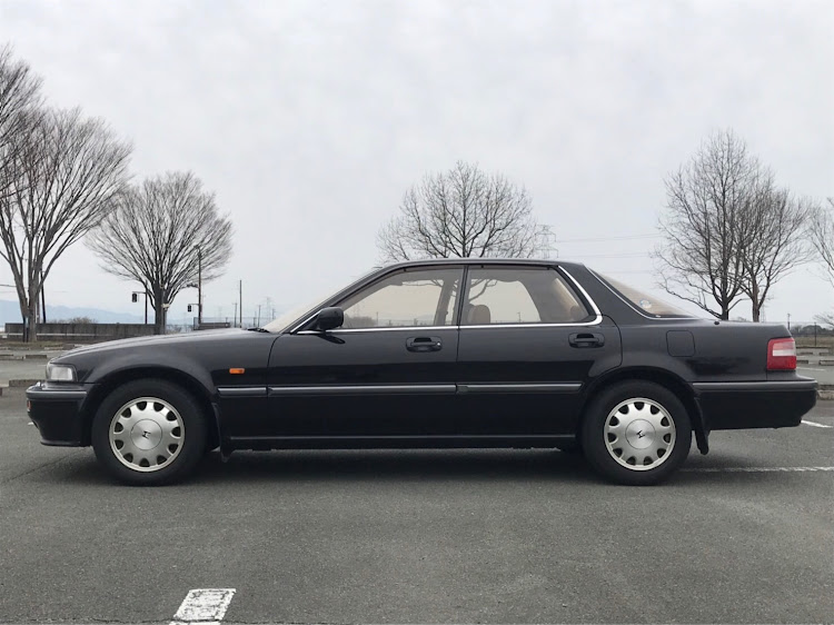 ビガーの25XS・コニャック内装・ネオクラ・90年代・左斜め前写真展に関するカスタム事例の投稿画像2枚目