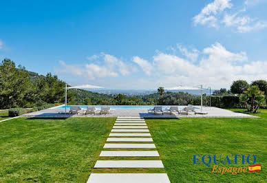 House with pool and garden 3