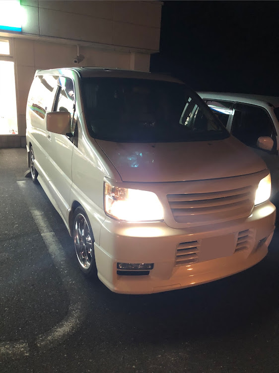 エルグランドのエルグランドe50・友達の愛車・型落ちだっていいじゃない・日産・アルファードより断然エルグランド派に関するカスタム事例の投稿画像1枚目