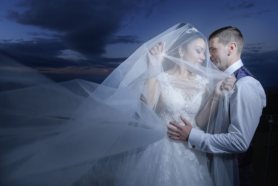 Wedding photographer Robert Aelenei (aelenei). Photo of 26 July 2018