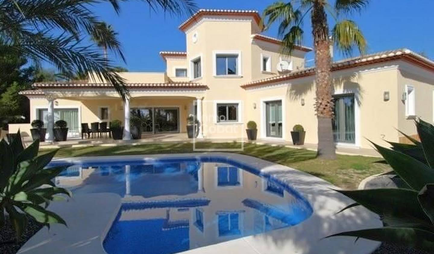 Property with pool Benissa