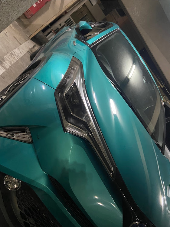 C-HRのハイブリッド・C-HR・TOYOTA C-HR・chr・コンパクトSUVに関するカスタム事例の投稿画像1枚目