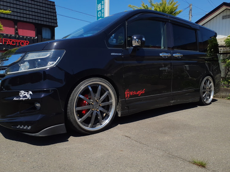 ステップワゴンスパーダのローガン東北・ビビリーズ・🍆色ステップw同盟・紫紅style・全然低く無い‼️に関するカスタム事例の投稿画像2枚目