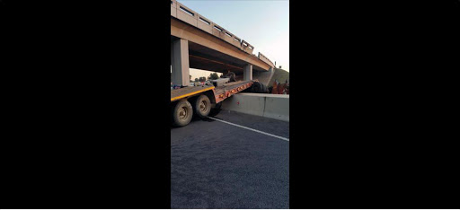 Truck that crashed on the N1. Picture Credit: Twitter