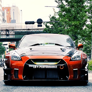 NISSAN GT-R