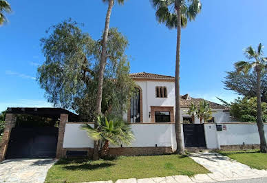 Maison avec piscine et terrasse 12