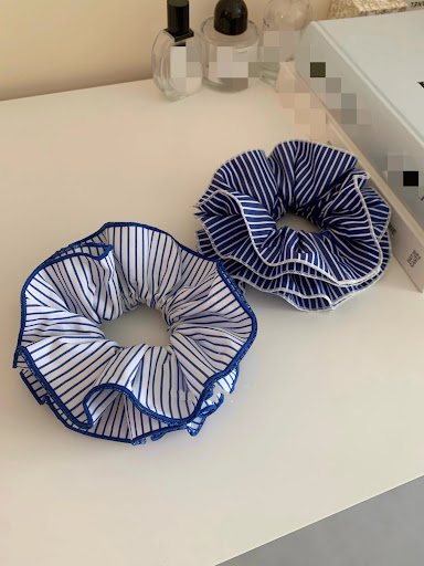 Title 5, Blue striped cloth hair band, a stylish and com...