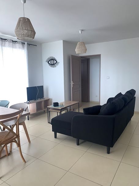 Location meublée appartement 3 pièces 54 m² à Saint Pierre (97410), 980 €