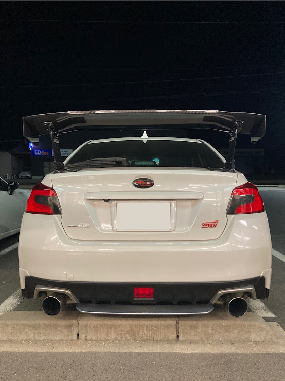 WRX STIのGTウイング・Greyhound・オールカーボンに関するカスタム事例の投稿画像1枚目