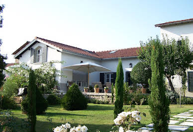 Maison avec piscine et terrasse 12