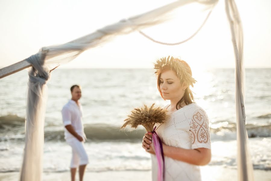 Fotografo di matrimoni Natasha Krizhenkova (kryzhenkova). Foto del 15 dicembre 2016