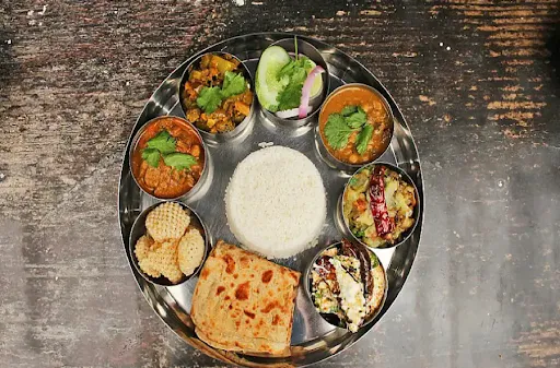 KJ Spl Veg Thali