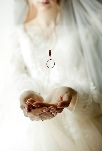 Fotografo di matrimoni Irina Tomilova (tomilova). Foto del 1 ottobre 2019