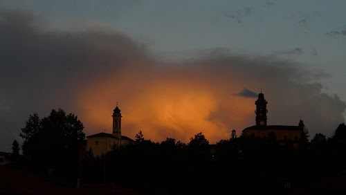 Notte in collina. di T.