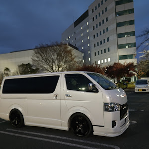 ハイエースバン TRH200V