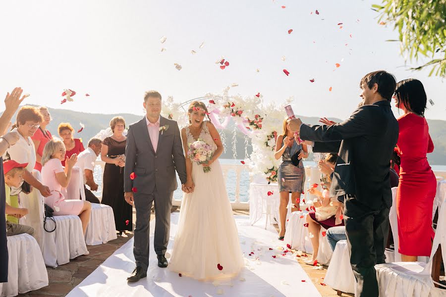 Fotógrafo de casamento Sabina Ismaylova (sabinasmile). Foto de 6 de agosto 2017