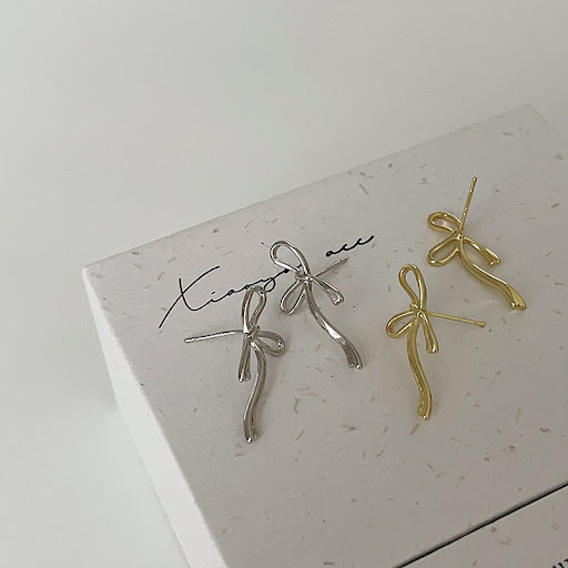 Title 2, Special-interest Design Metal Bow Stud Earrings...
