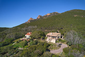 maison à Saint-raphael (83)