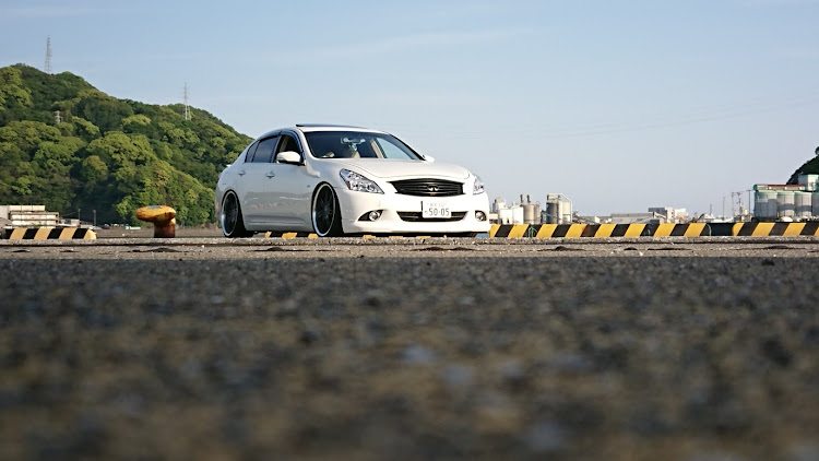 スカイラインの人の目は気にしない(笑)・中間リアストレート・workwheels・V36セダンに関するカスタム事例の投稿画像1枚目
