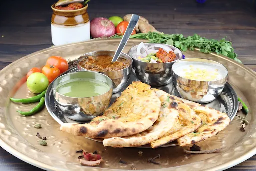 Amritsari Naan Thali