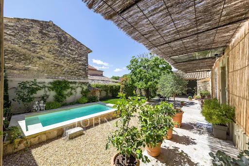 House with pool and terrace 2