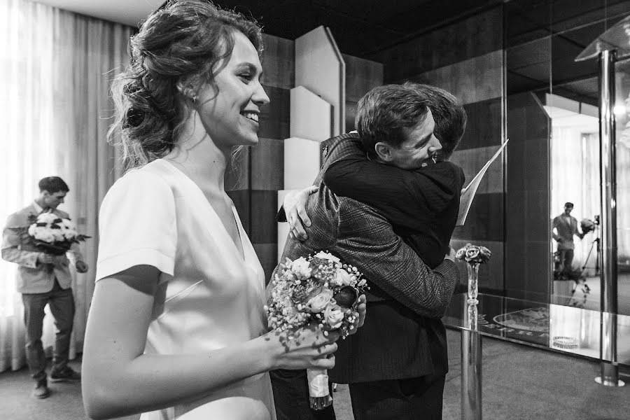 婚禮攝影師Elena Sviridova（elenasviridova）。2019 4月16日的照片