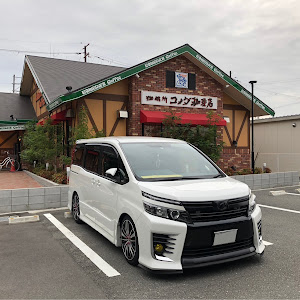 ヴォクシー ZRR80W