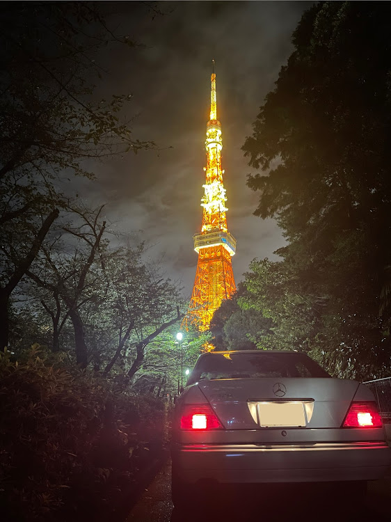 Eクラス セダンのメルセデスベンツ・W124・ドライブ・夜景・東京タワーに関するカスタム事例の投稿画像1枚目
