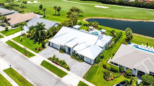 Maison contemporaine avec piscine et jardin 4
