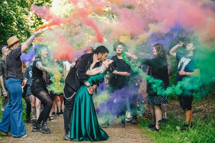 Fotografer pernikahan Alyona Pottier-Kramarenko (alyonapf). Foto tanggal 4 Juli 2023