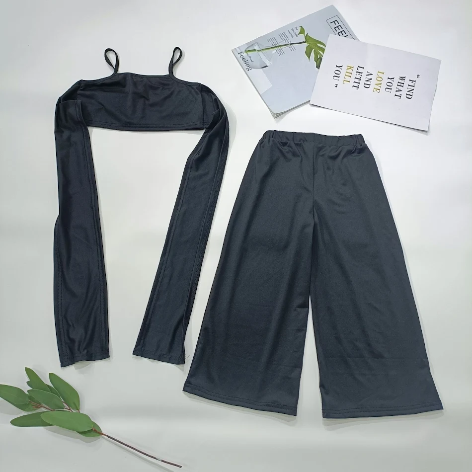 Conjunto de duas peças para meninas, primavera verão, decote halter, design moderno e fresco, ideal para dias ensolarados, confortável e estiloso.