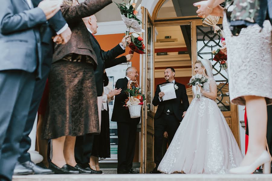 Fotógrafo de casamento Zsuzsa Szakacs (zsuzsi). Foto de 21 de dezembro 2019