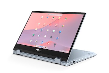 Sicht von rechts auf ein ASUS Chromebook Flip CX3 im Tabletmodus mit Blick auf die verfügbaren Ports und nach unten zeigender Tastatur