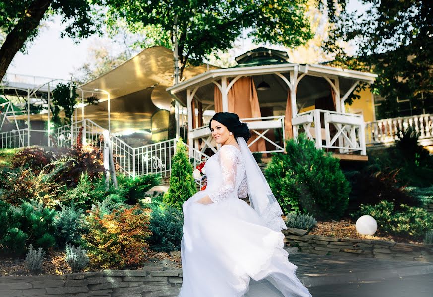 Fotógrafo de casamento Evgeniya Pavlyuchkova (jennie). Foto de 4 de outubro 2016