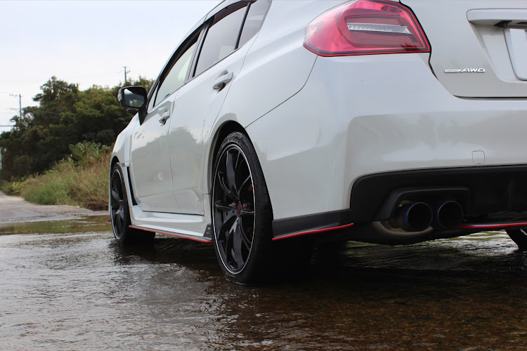 WRX STIのWRX STI VAB・峠ステッカー・信貴生駒スカイライン・朝明川 洗い越し・ソニックのオブジェに関するカスタム事例の投稿画像4枚目