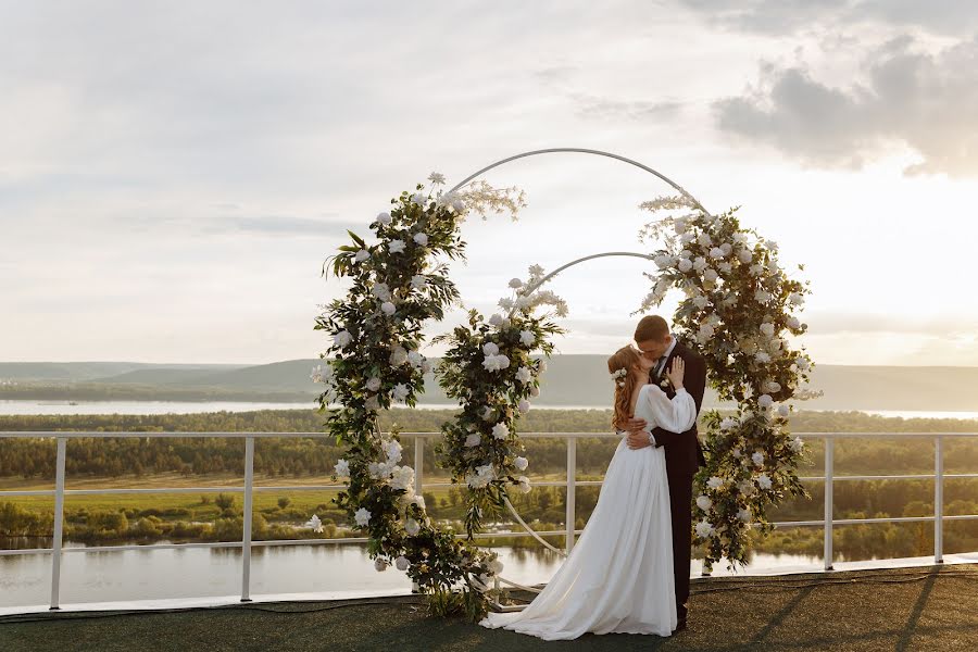 Fotografo di matrimoni Polina Nikitina (amyleea2ls). Foto del 25 marzo 2023