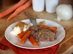 Slow Cooker Pot Roast with Homemade Gravy was pinched from <a href="http://carpeseason.com/classic-slow-cooker-pot-roast-with-homemade-gravy/" target="_blank">carpeseason.com.</a>