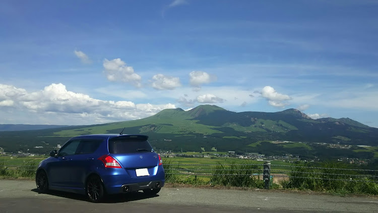 スイフトスポーツのドライブ・阿蘇山・愛車と絶景・野獣先輩に関するカスタム事例の投稿画像1枚目