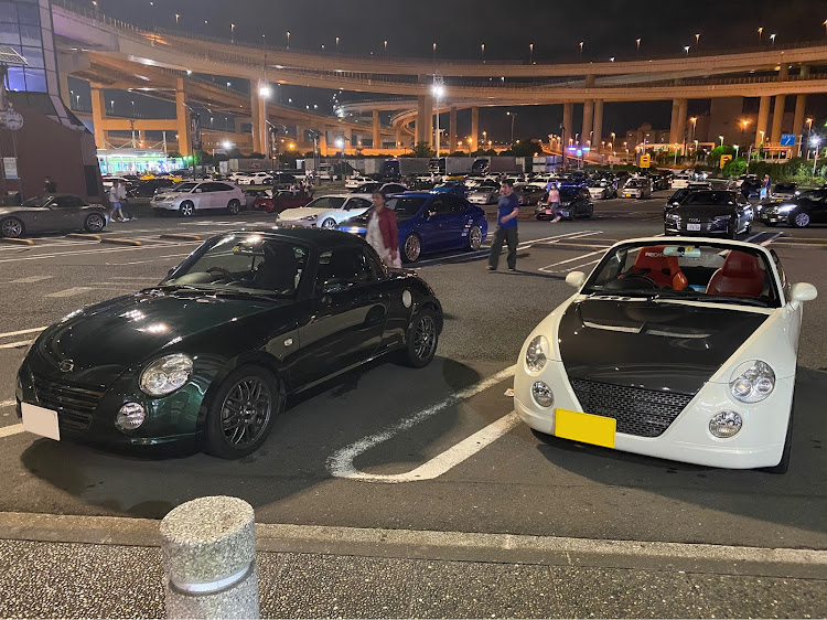 コペンの大黒PA・同じ車いたら並べたくなる・偶然の遭遇に関するカスタム事例の投稿画像1枚目
