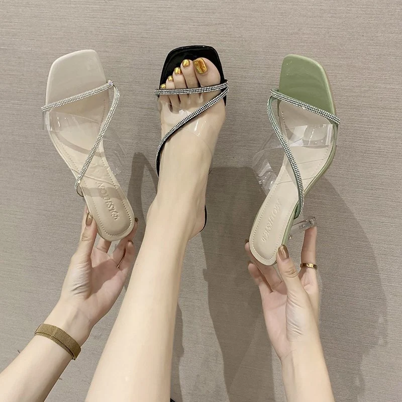 Title 3, Sandalias y zapatillas de tacón de aguja con cr...